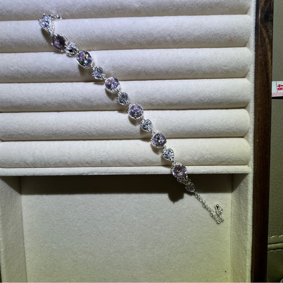 Elegant Silver and pink Bracelet - Picture 4 of 5